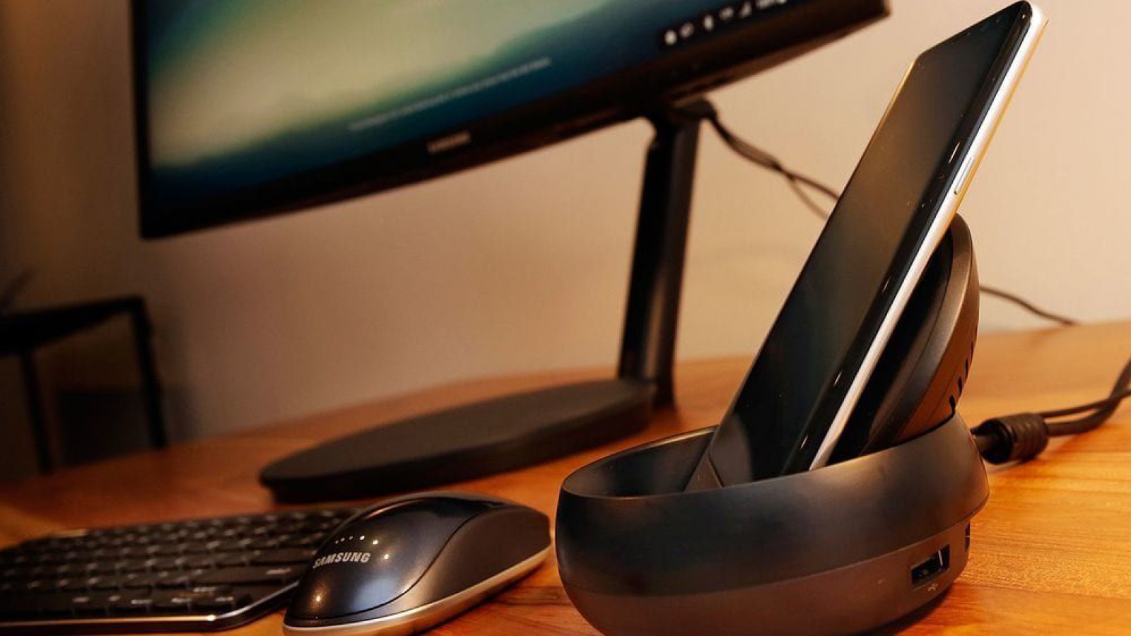 Cómo convertir al teléfono en una computadora