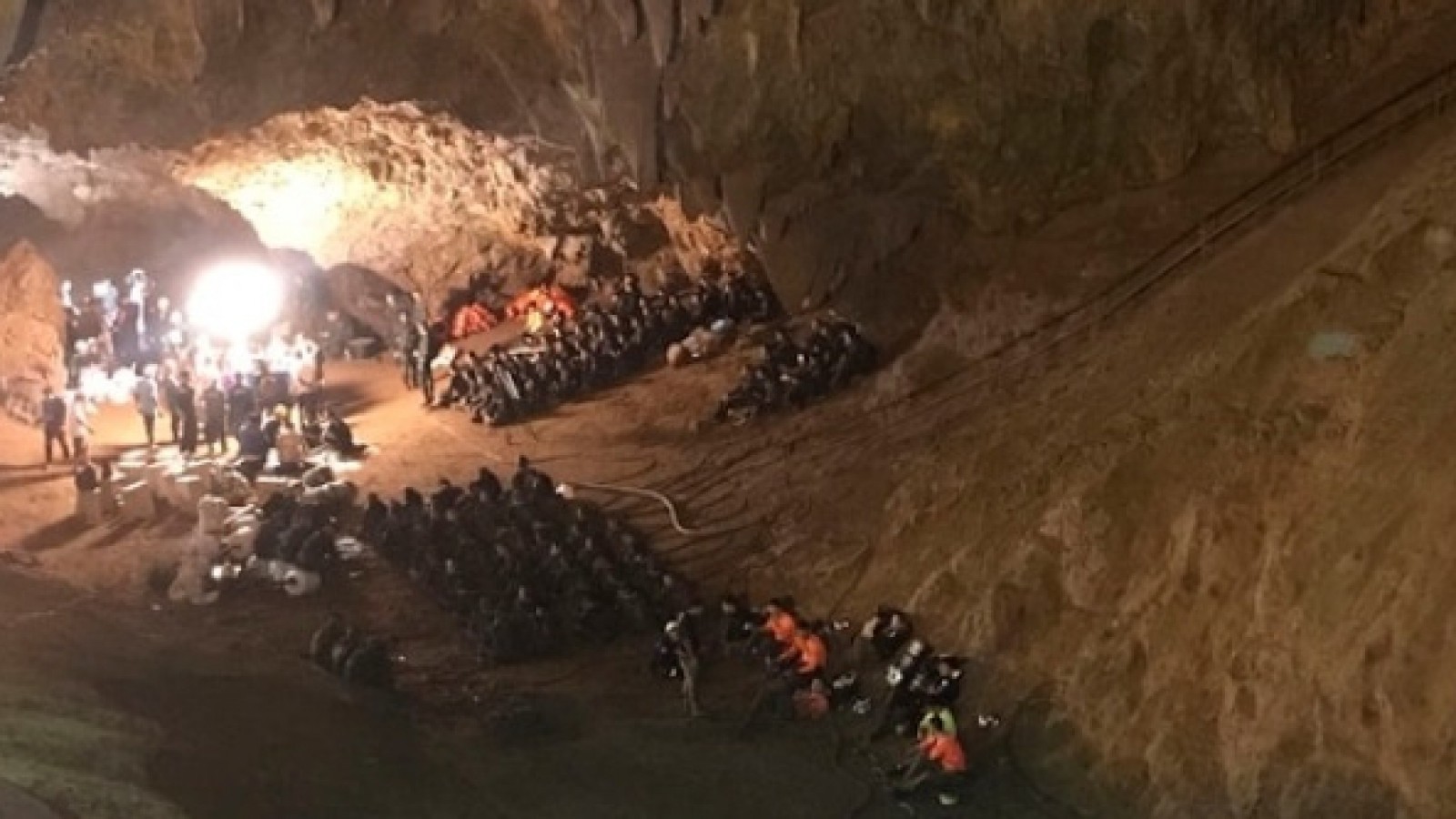 Las cuatro claves para entender el caso de los 12 niños futbolistas atrapados en una cueva en Tailandia