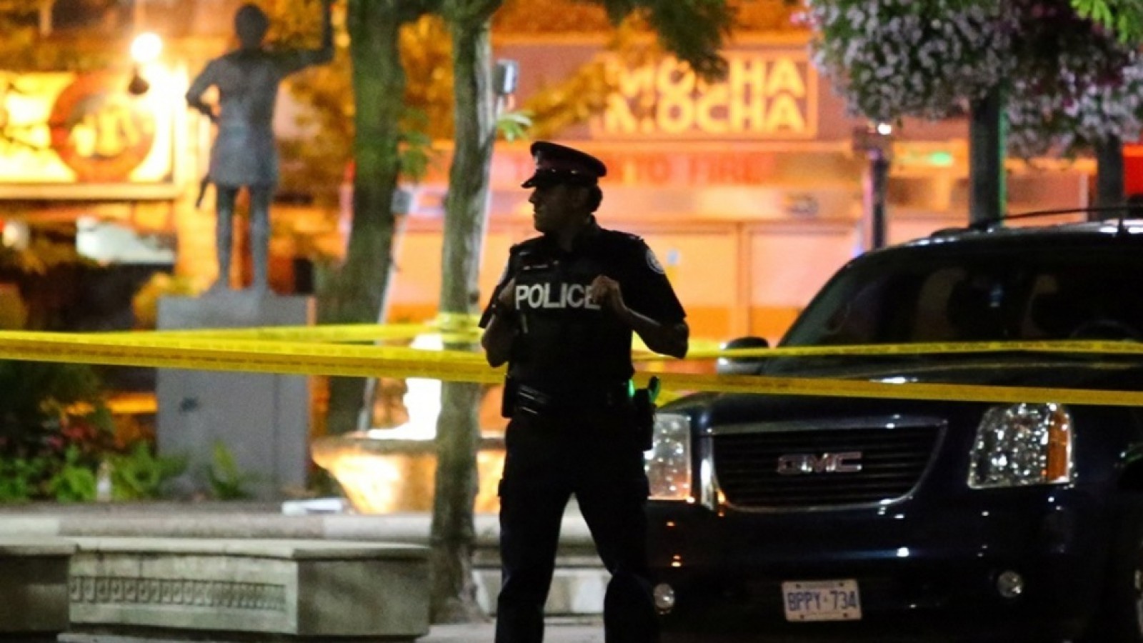 Pánico: dos muertos y 13 heridos tras un tiroteo en Toronto