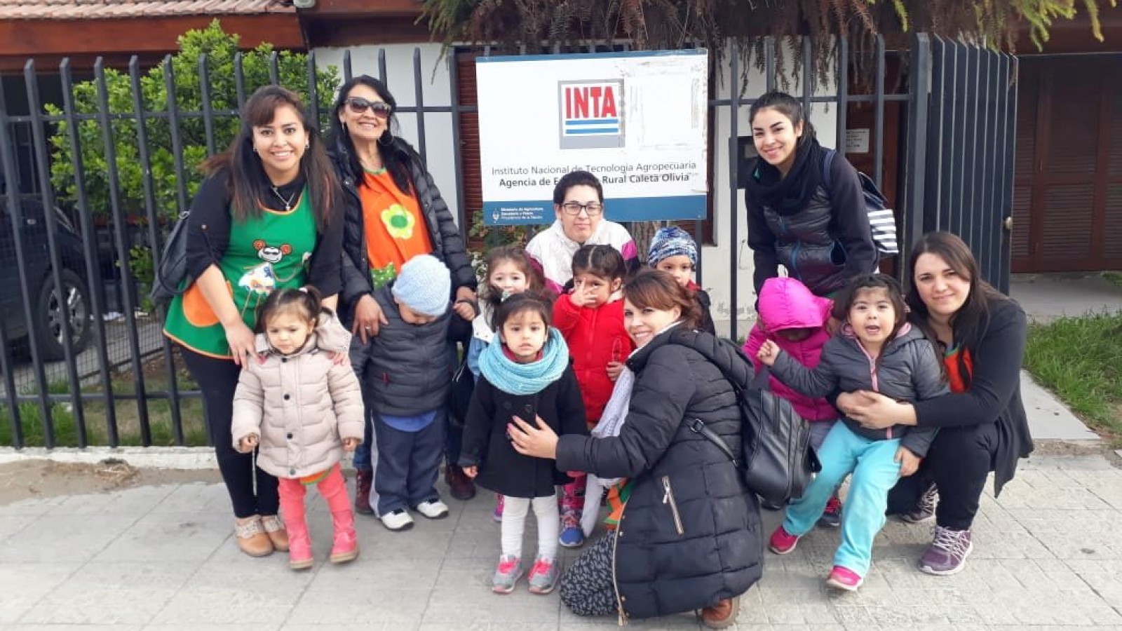 Caleta Olivia: el Jardín Maternal “Sagrada Familia” visitó el INTA