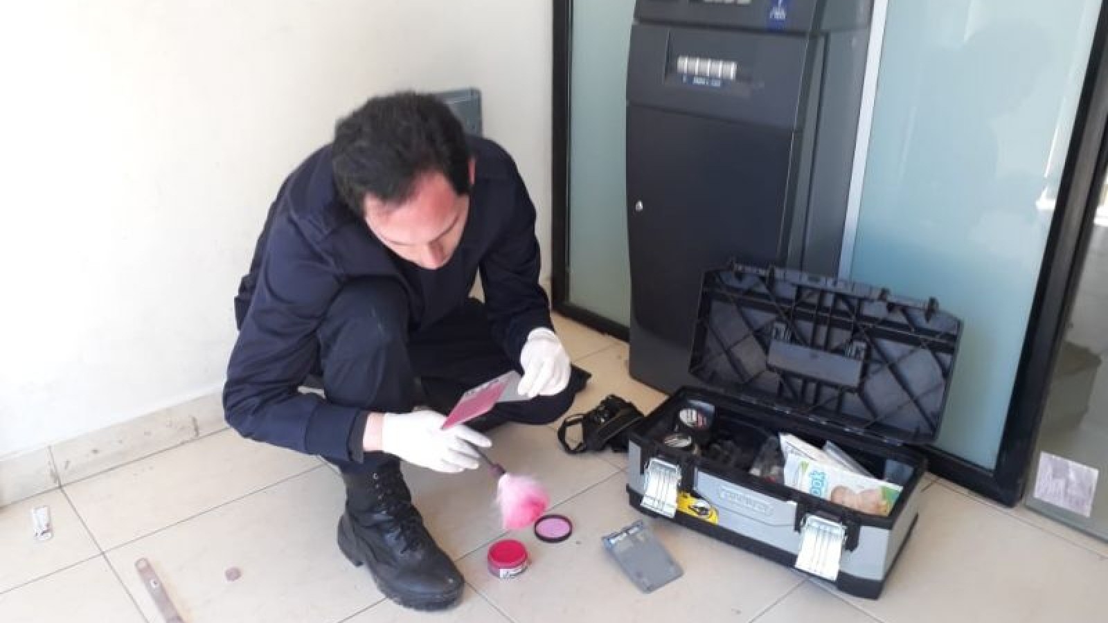 El Calafate: colocaron skimmers para clonar tarjetas en dos cajeros