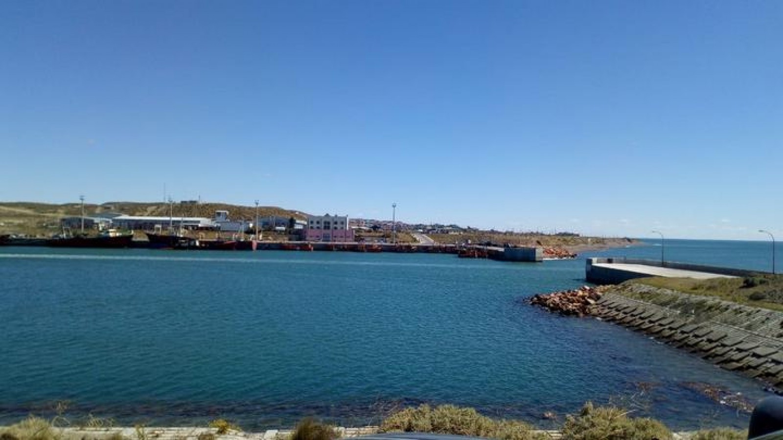 Dos barcos se hundieron en el Puerto Caleta Paula