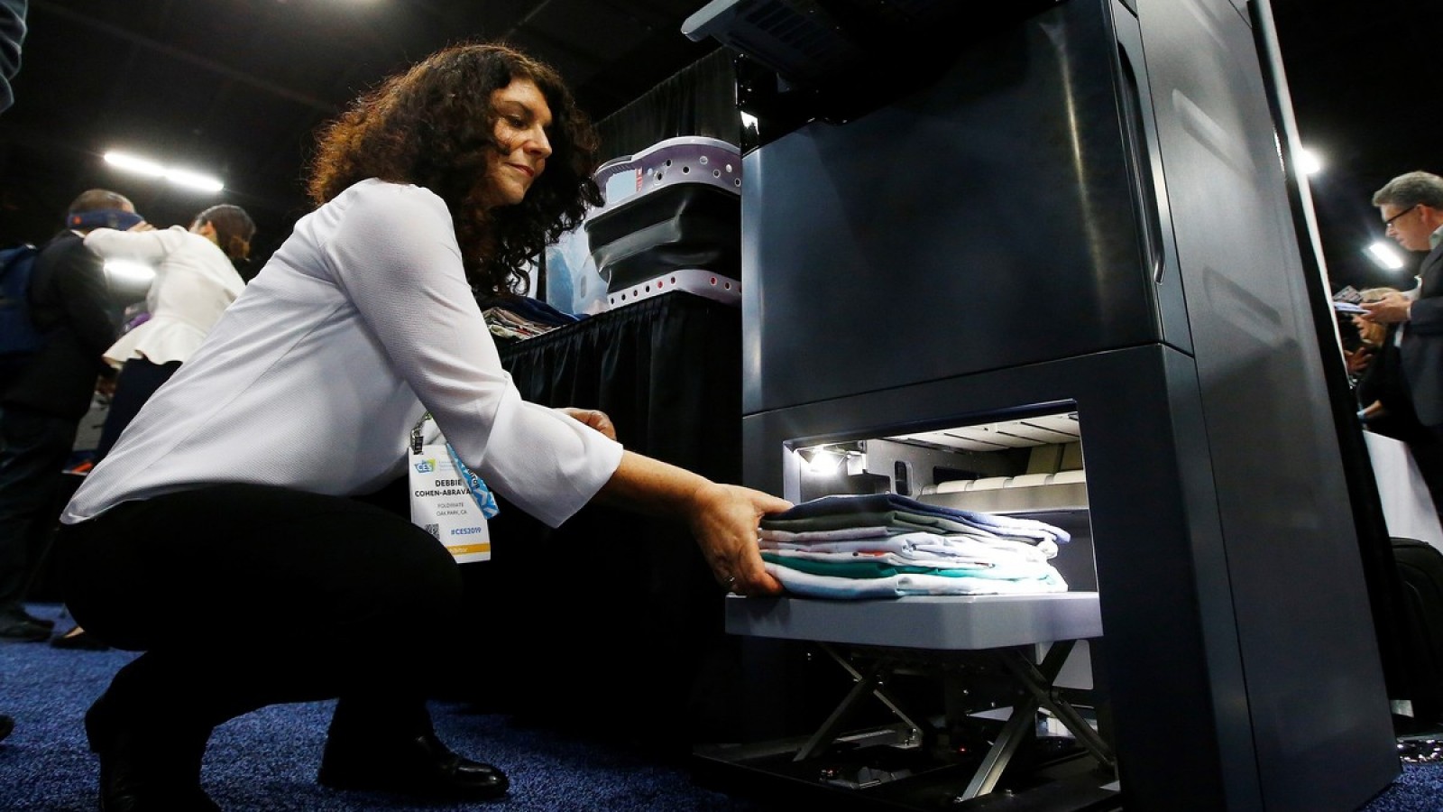 Los robots del CES 2019: para doblar ropa, llamar al médico en caso de emergencia y hasta “curar la soledad”