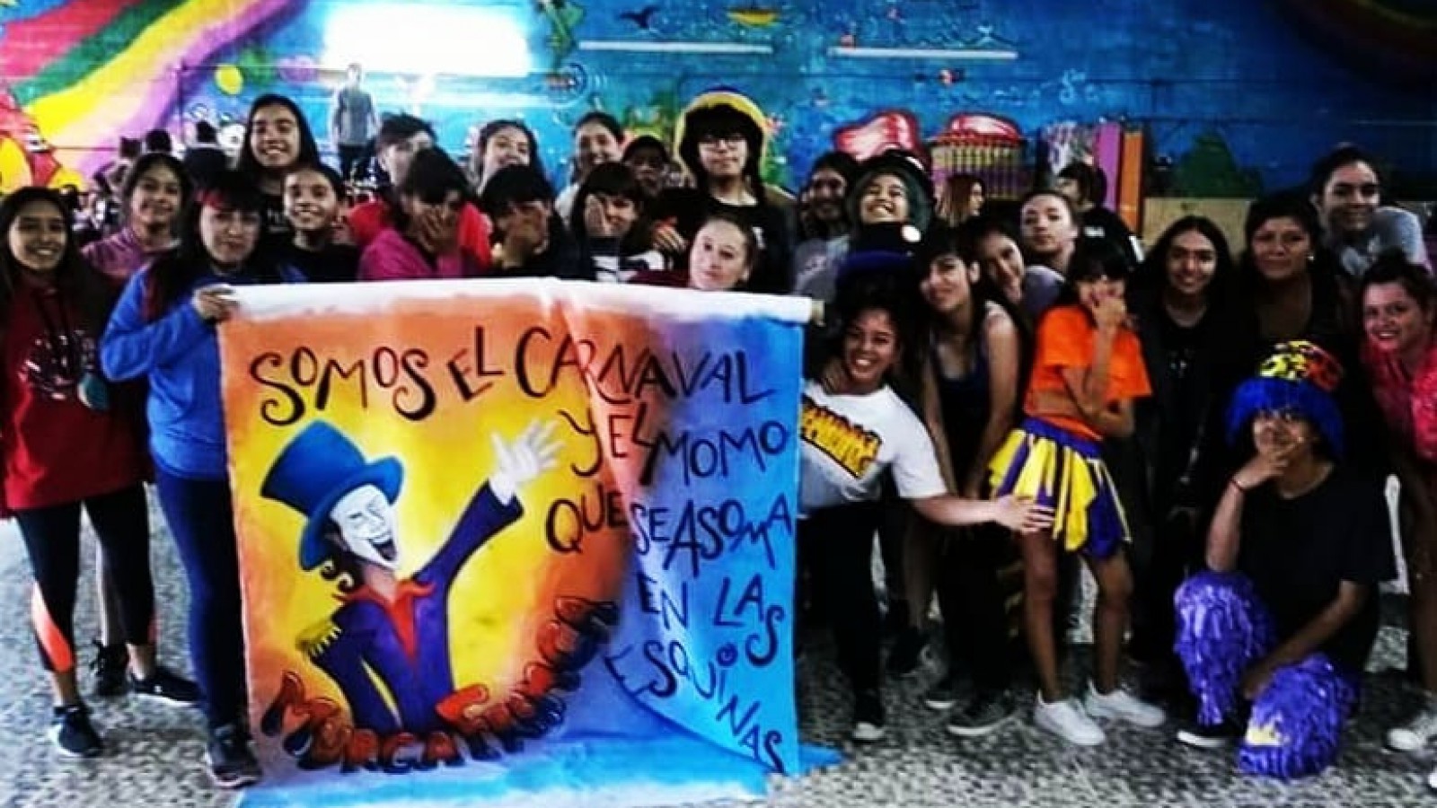 A horas del comienzo de los carnavales, las murgas ultiman detalles