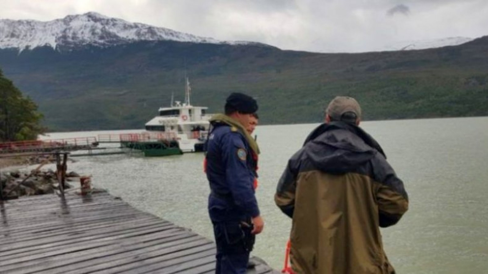 Mueren dos turistas tras chocar su barco con una roca