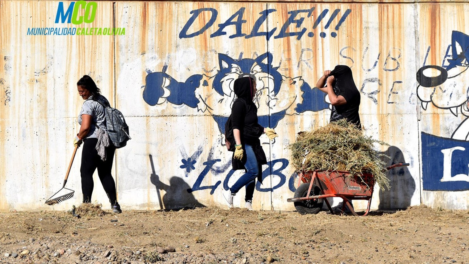 La Municipalidad de Caleta Olivia realizó operativo de limpieza en el barrio Mar del Plata