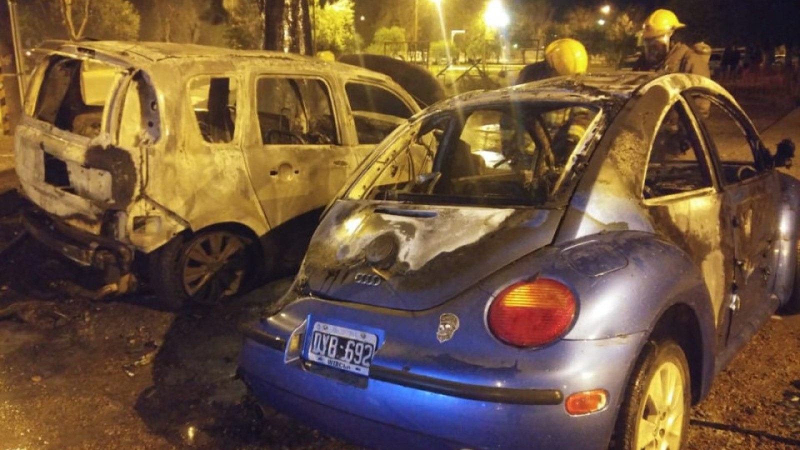 Dos autos quemados en Puerto Madryn