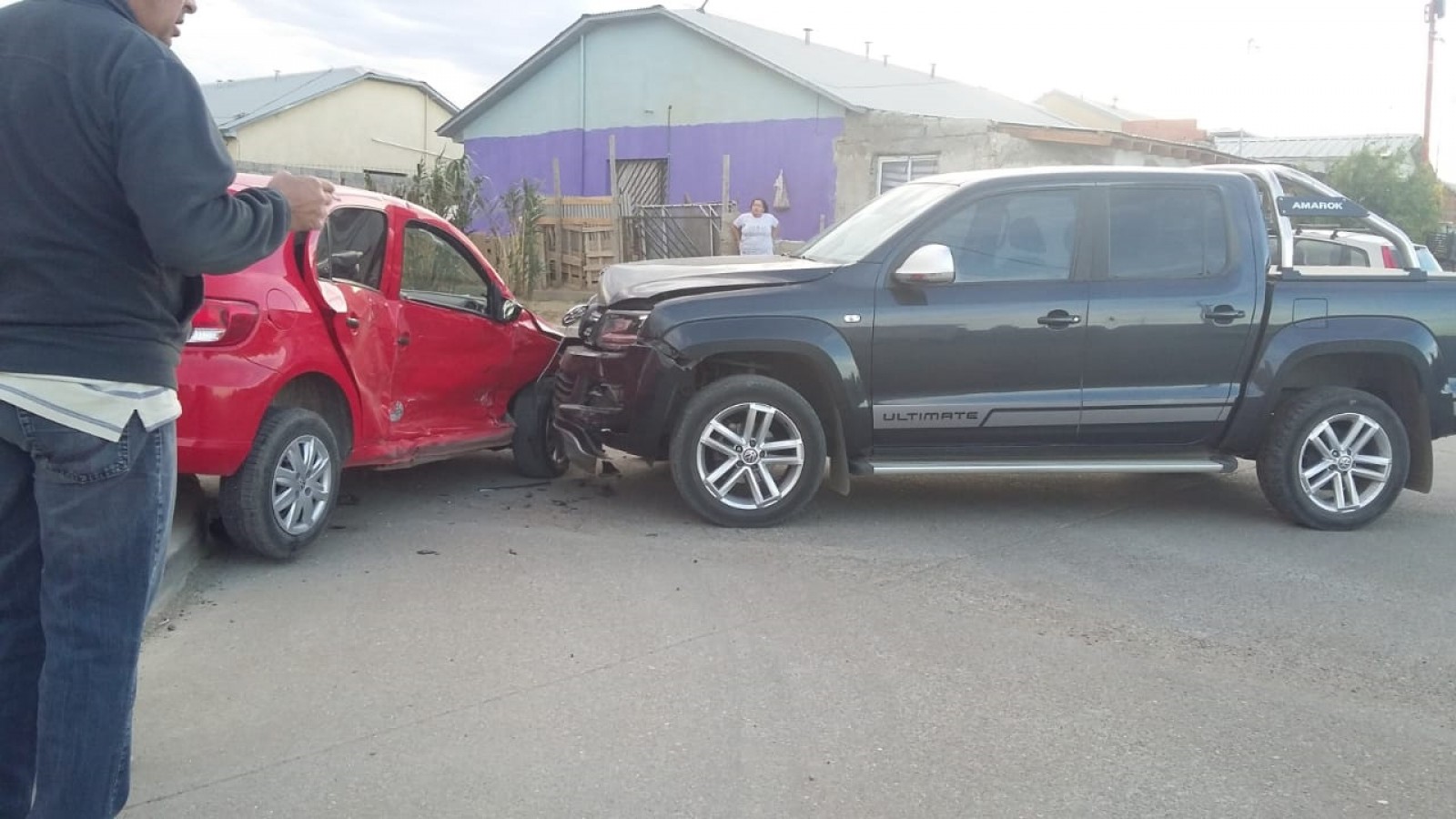 Impactante colisión en el barrio Rotary 23 de Caleta Olivia