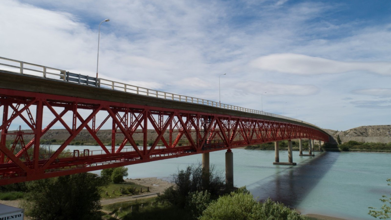 Corte parcial de circulación en el puente sobre el Río Santa Cruz este miércoles