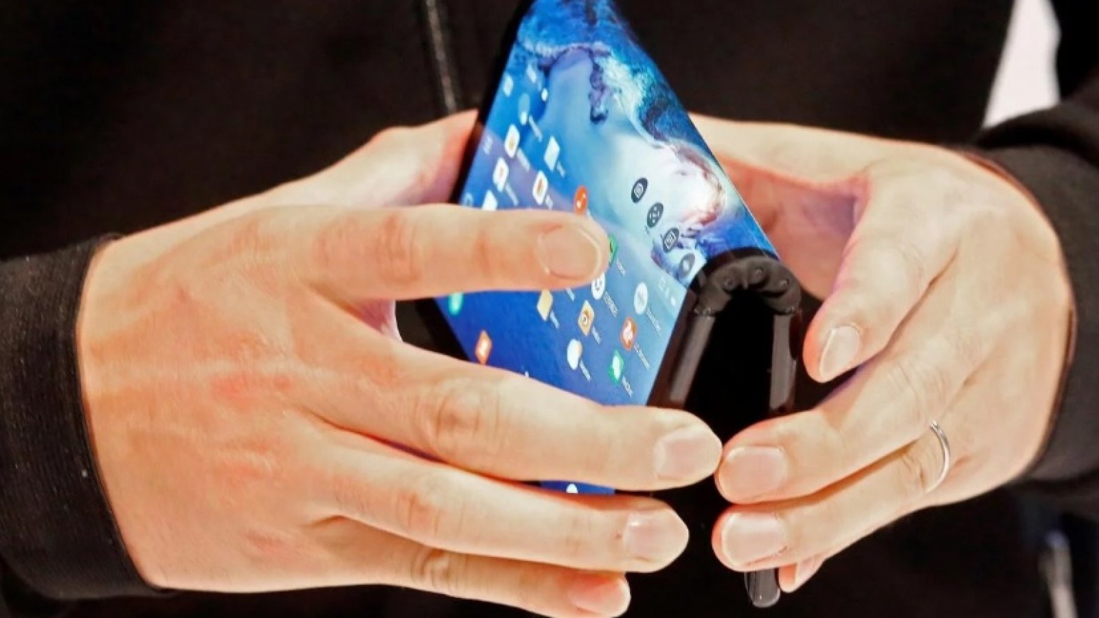 Celulares plegables: las luces y las sombras de estos teléfonos ambiciosos, caros e inmaduros