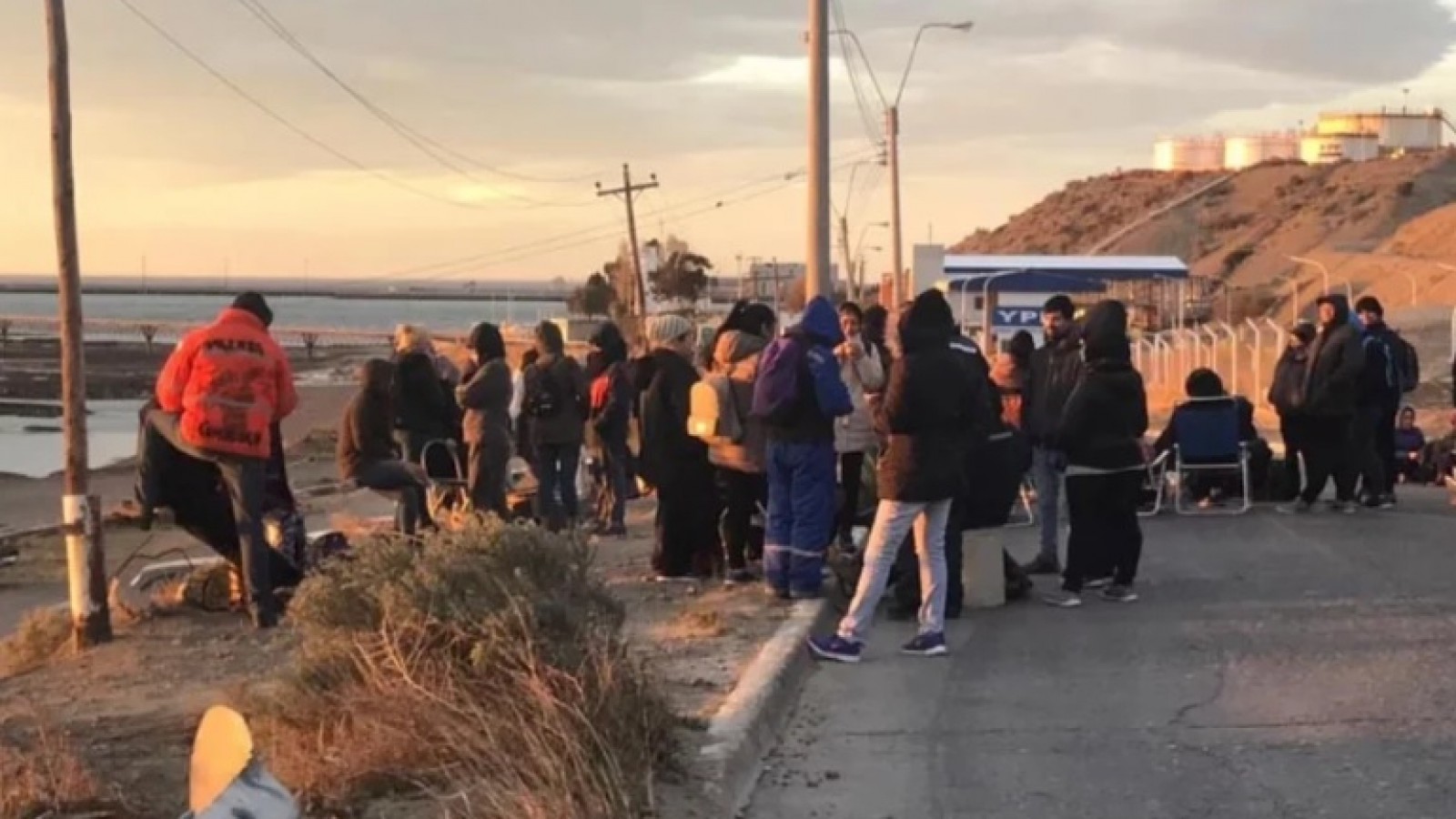 El bloqueo en la playa de tanques de Comodoro será por tiempo indeterminado