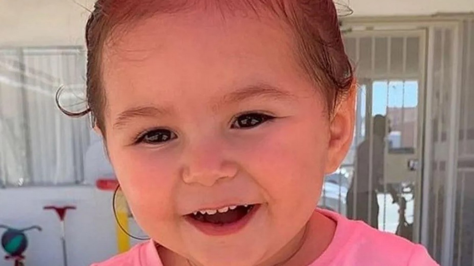 Se fue a un bar con una amiga, dejó a su beba en el auto y murió asfixiada