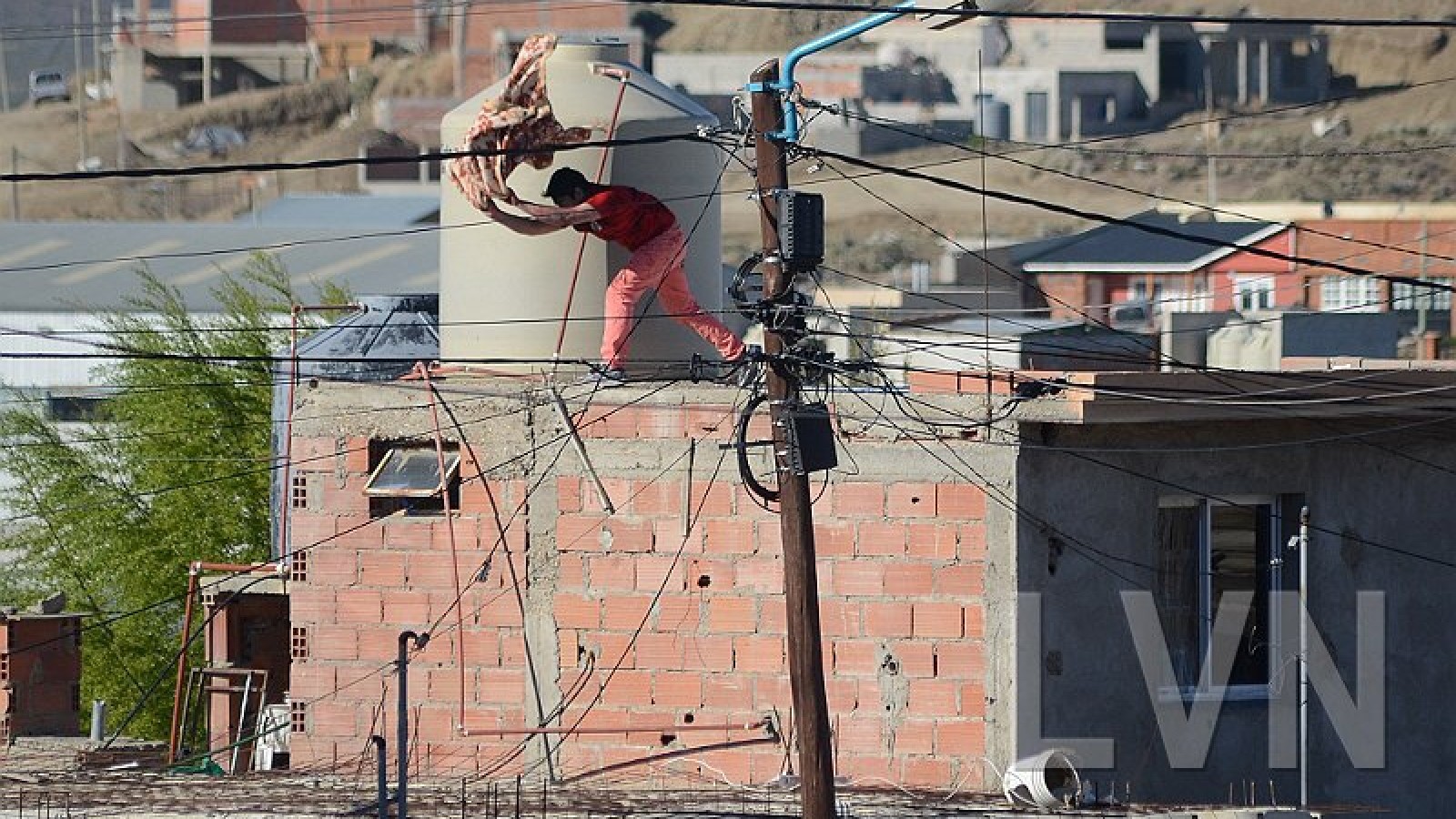 Un joven tuvo en vilo a los vecinos de Caleta Olivia por espacio de cinco horas