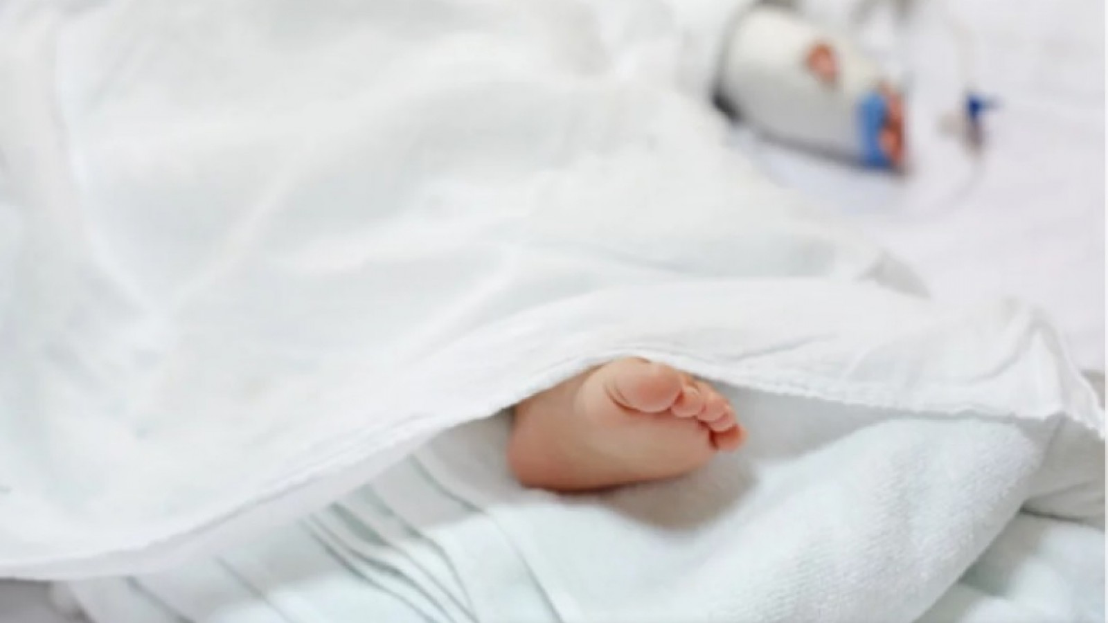 Horror: dos médicos dejaron morir a un bebé en la morgue por no cambiar “el papeleo”