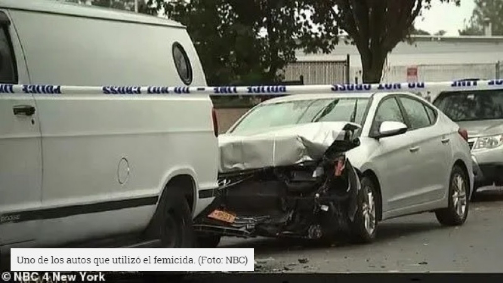 Atropelló dos veces con el auto a su ex esposa y la remató con un machete