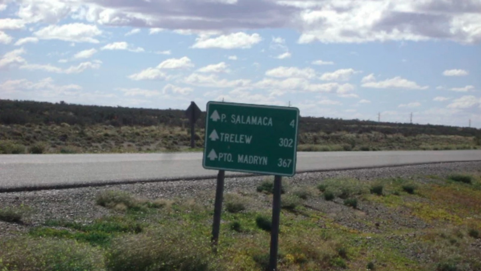 Amenazaron con armas a una familia y robaron un camión en ruta 3