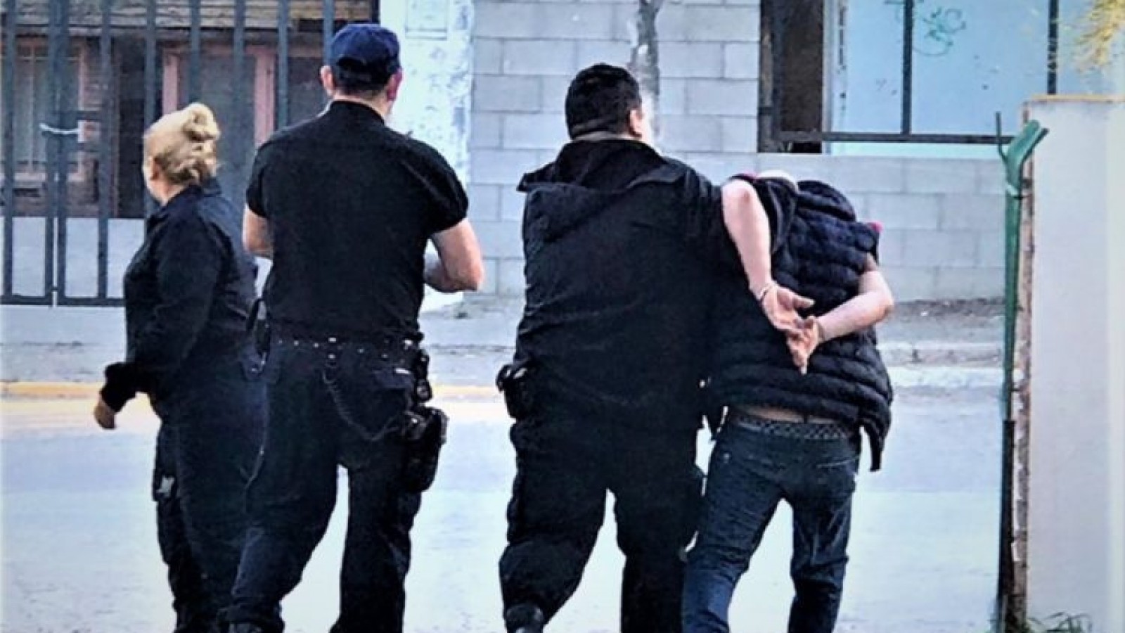 Policía de Puerto Deseado esclarece 3 robos, detecta droga y réplicas de armas de fuego