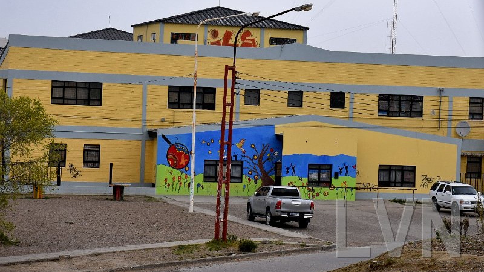 Cinco menores aprehendidos tras intentar robar una computadora en Caleta Olivia