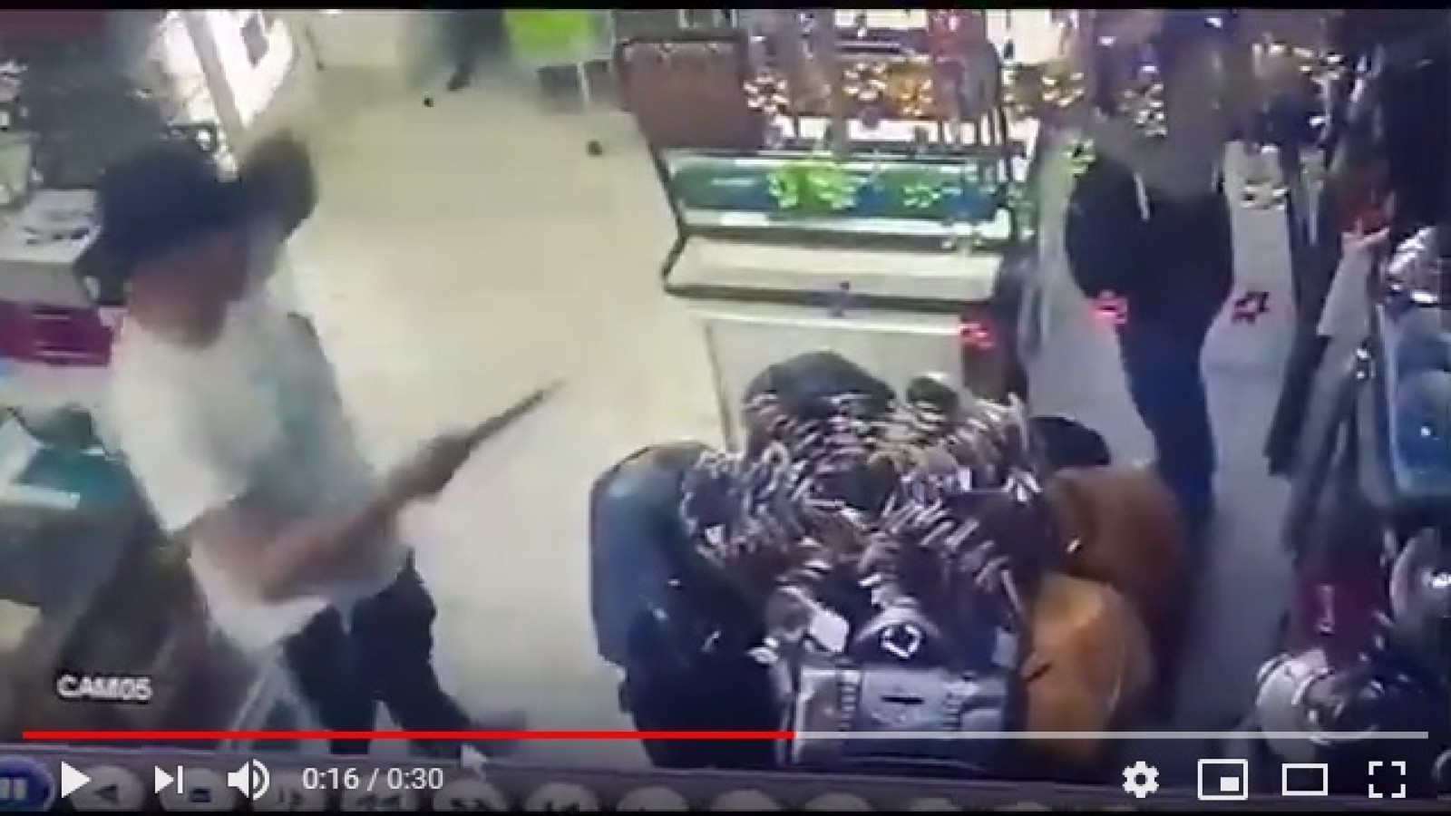 Un hombre intentó asaltar comercio con un cuchillo en Caleta Olivia