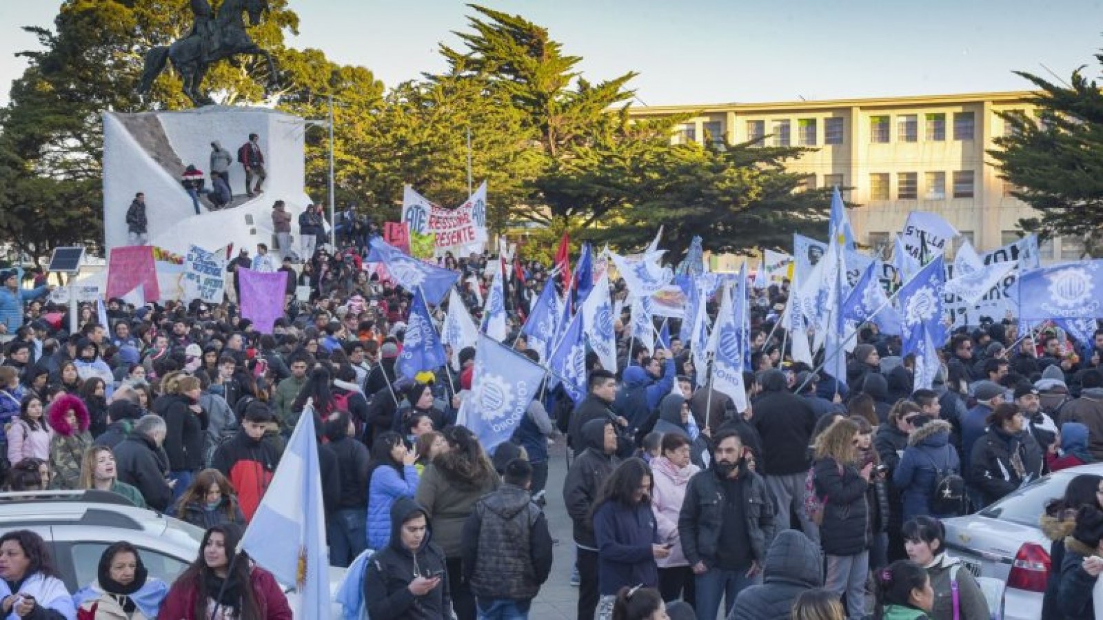 Chubut: notificaron a 420 estatales que cayeron sus licencias y deben volver al trabajo