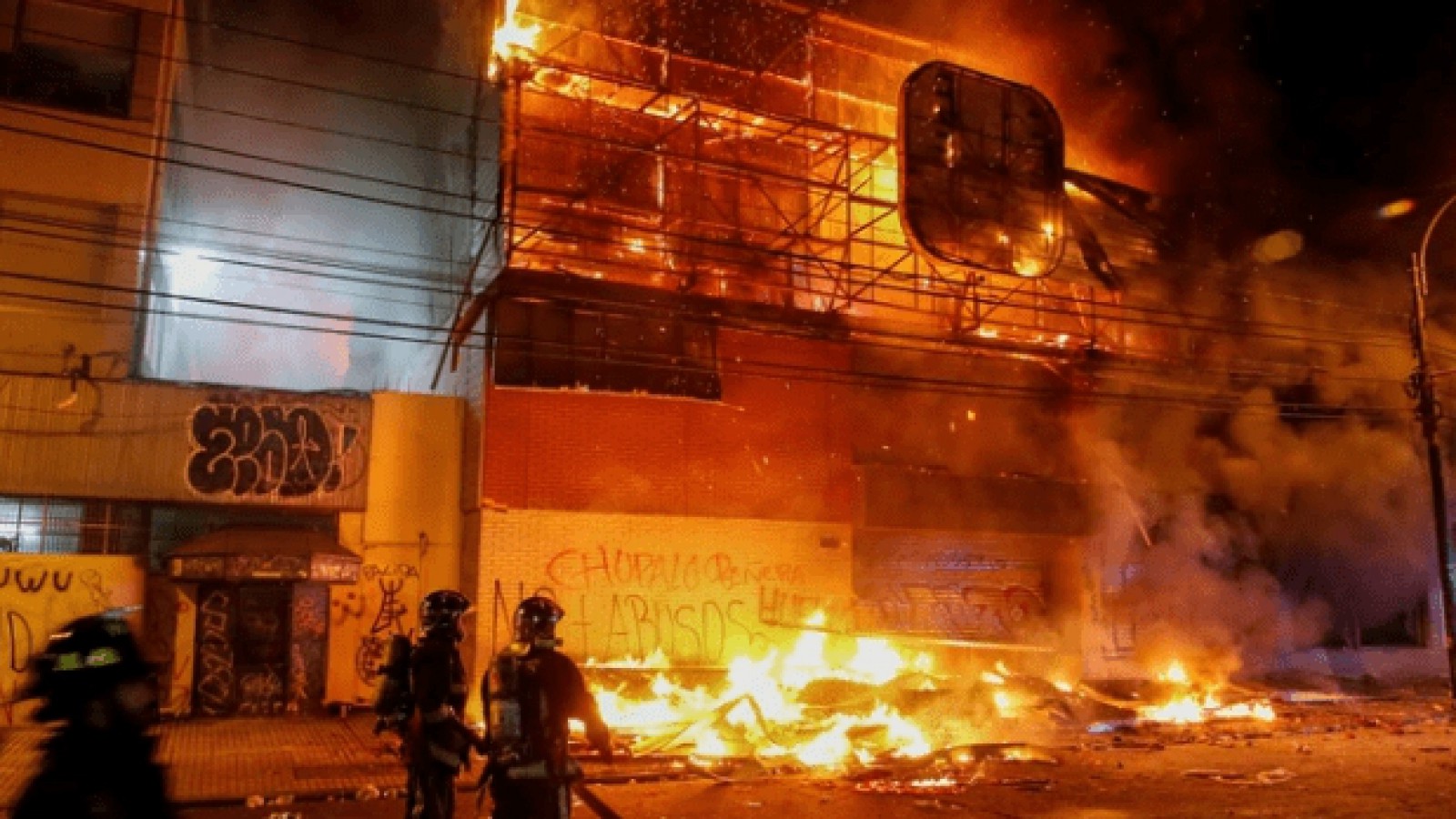 Chile: tres personas murieron tras el incendio de un supermercado