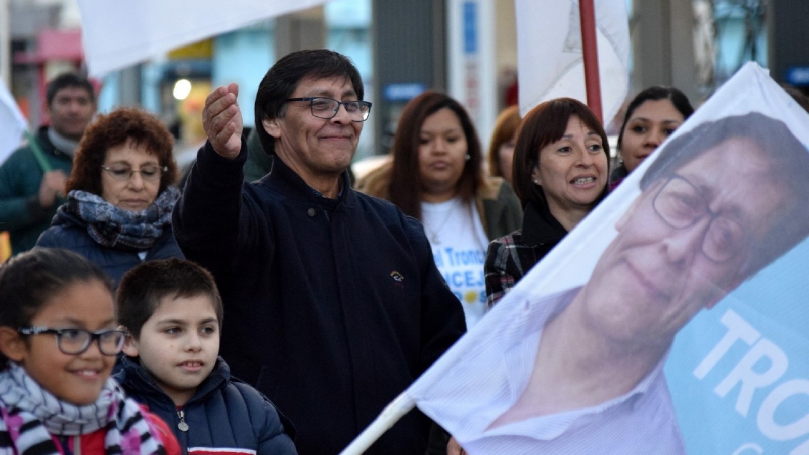 Petroleros Jerárquicos: Troncoso va por la intendencia de Caleta Olivia y lleva dos Afiliadas en su lista de concejales