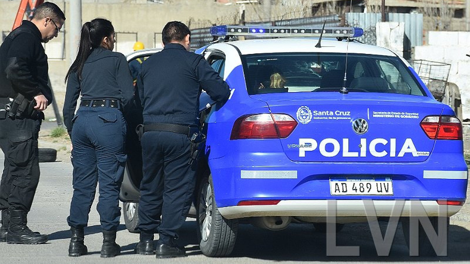 Detuvieron a una mujer armada en un partido de fútbol en Caleta Olivia