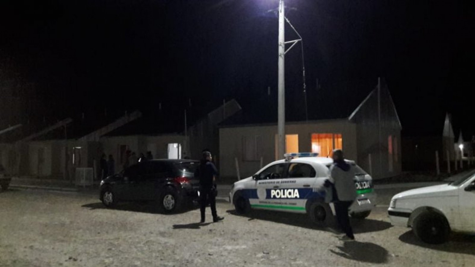 Comodoro: se hicieron pasar por policías y entraron a robar a una casa