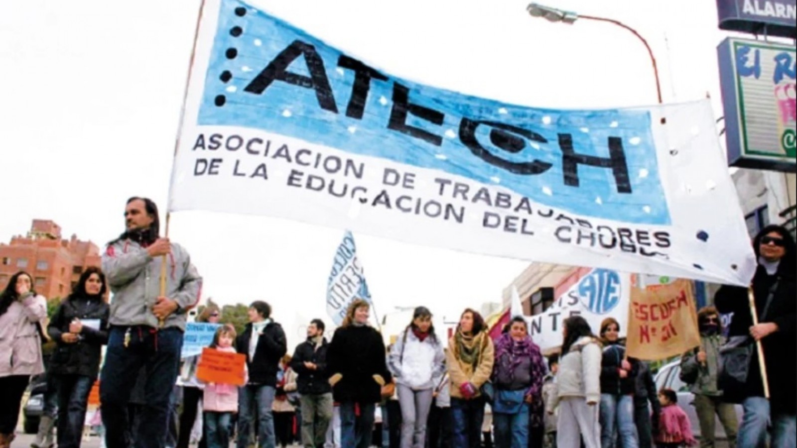 Conflicto docente en Chubut: continuarán de paro hasta el sábado y el jueves marcharán sobre la Ruta 3