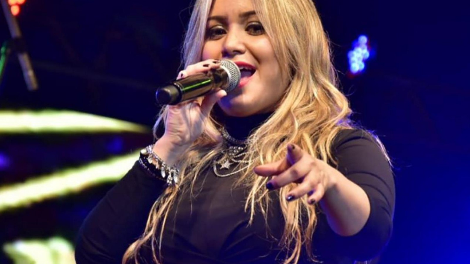 Karina llega a Las Grutas