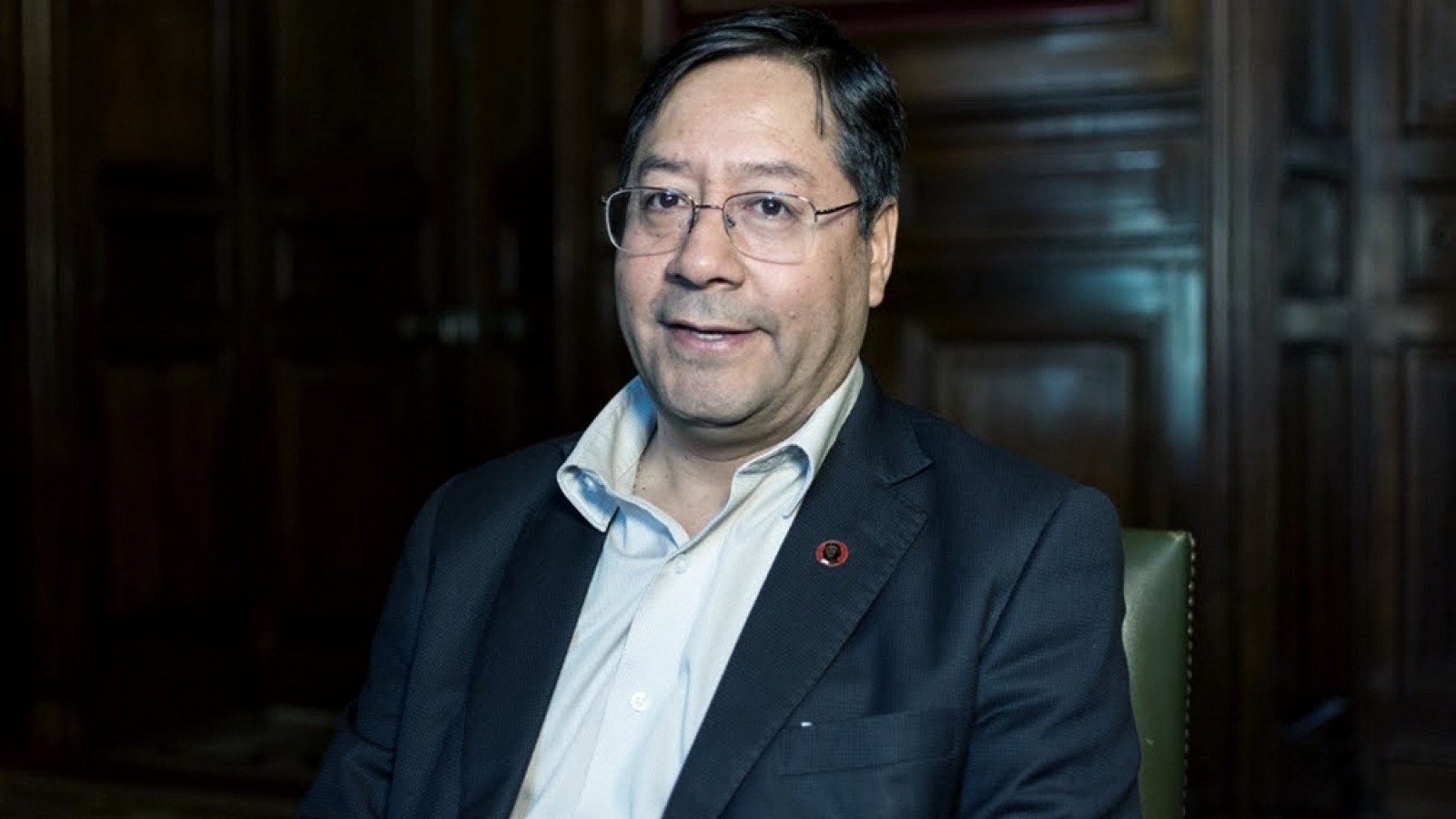 Bolivia comenzó a vacunar a mayores de 18 años