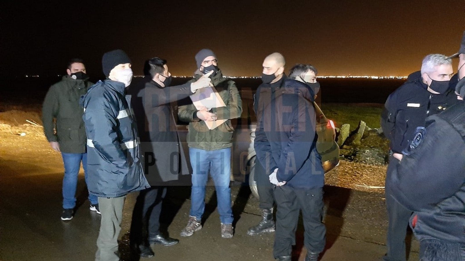 Río Grande: autoridades judiciales con una fuerte custodia policial intervinieron sobre la margen sur ante el riesgo de usurpaciones e imputaron a dos cabecillas