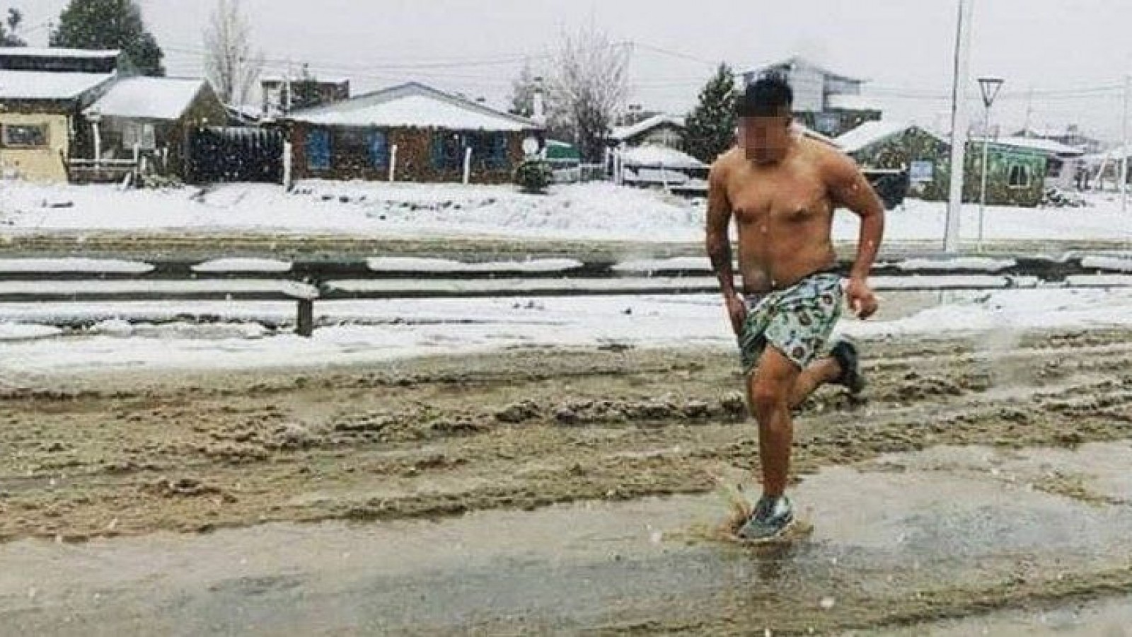 Dos versiones sobre el hombre que fue fotografiado corriendo en calzoncillo