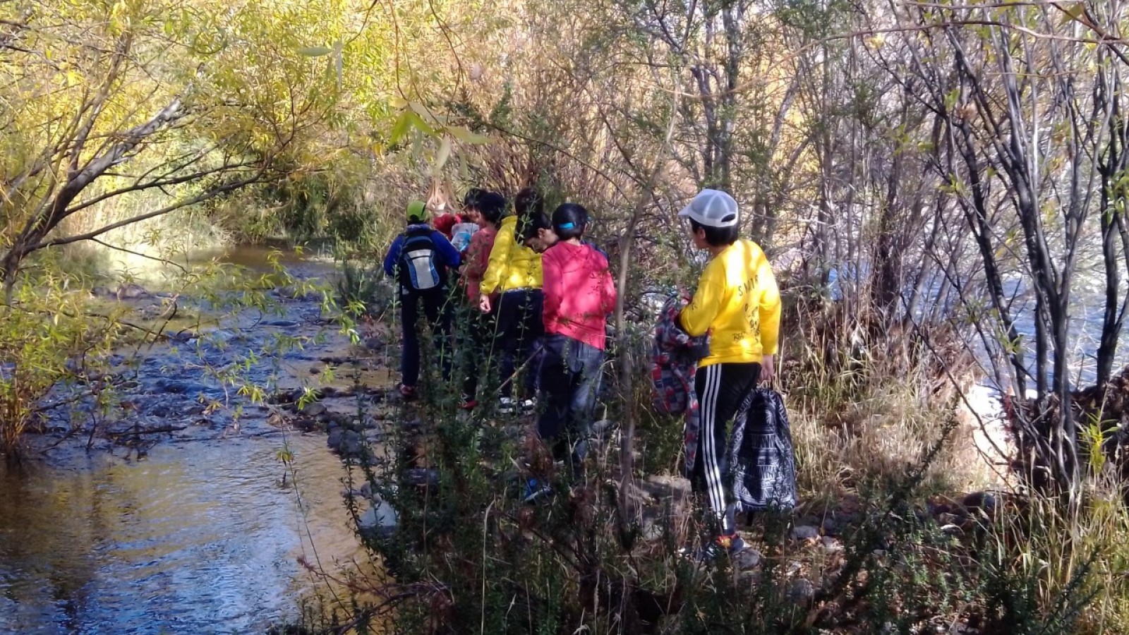 Senderismo infantil en Los Antiguos: caminar para conocer