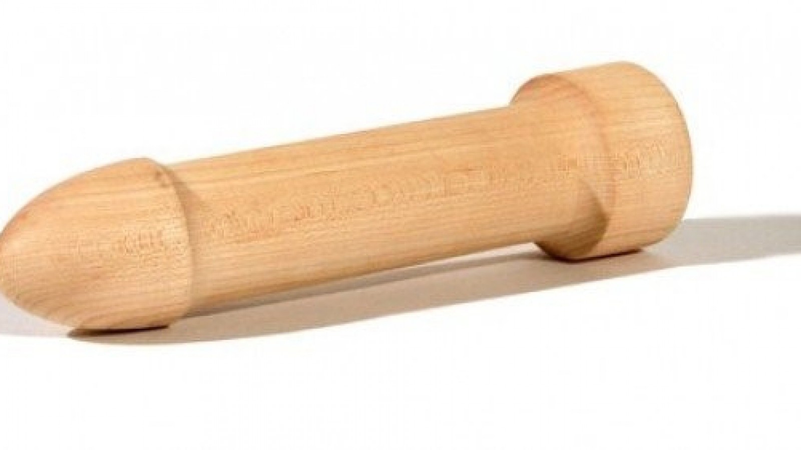 El gobierno explicó para qué comprarán 10 mil penes de madera