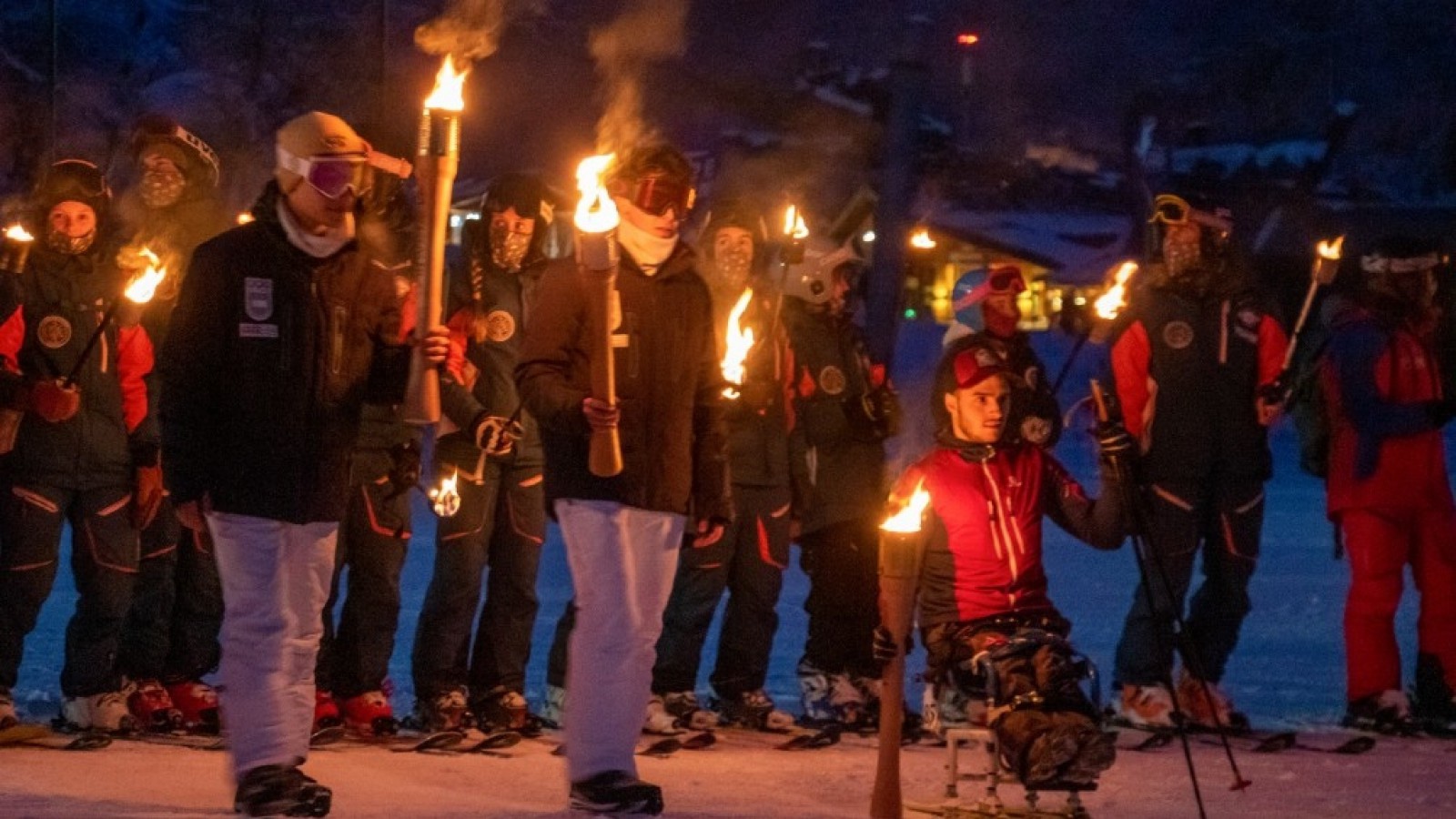 Imponente "bajada de antorchas" en Cerro Castor de Ushuaia