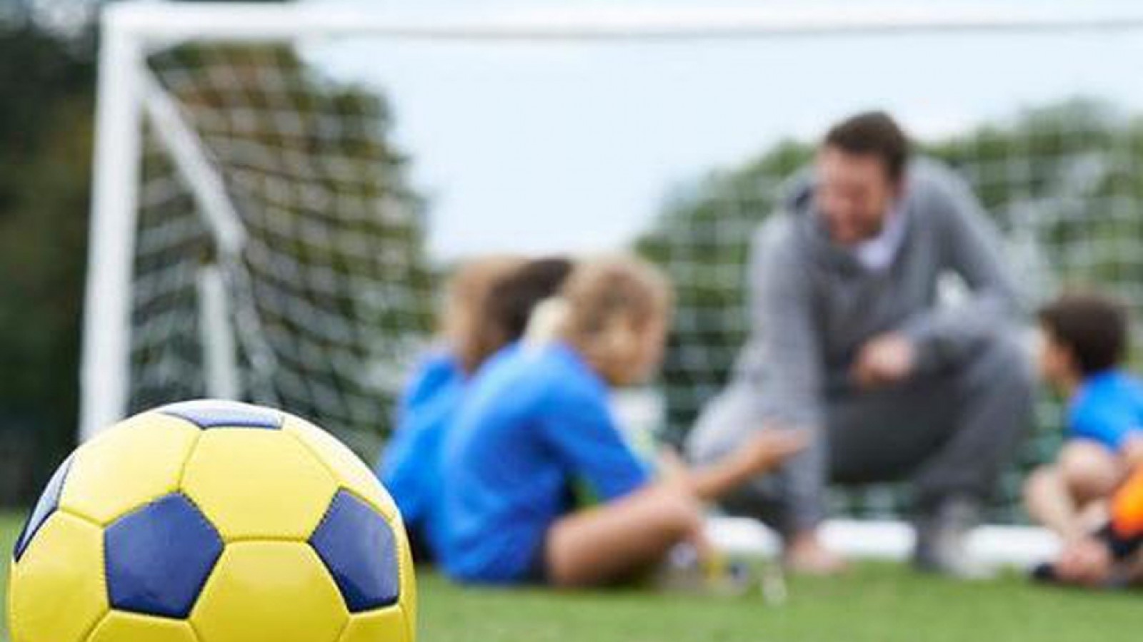 Entrenador infantil de fútbol acusado de abusar sexualmente a dos nenas