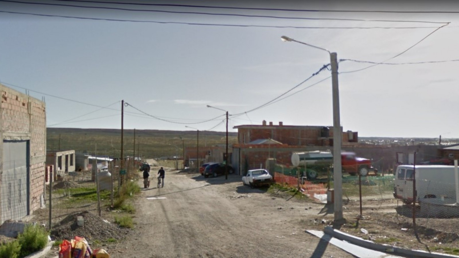 Sus hijos le dieron una paliza tras golpear y amenazar a su ex con un cuchillo