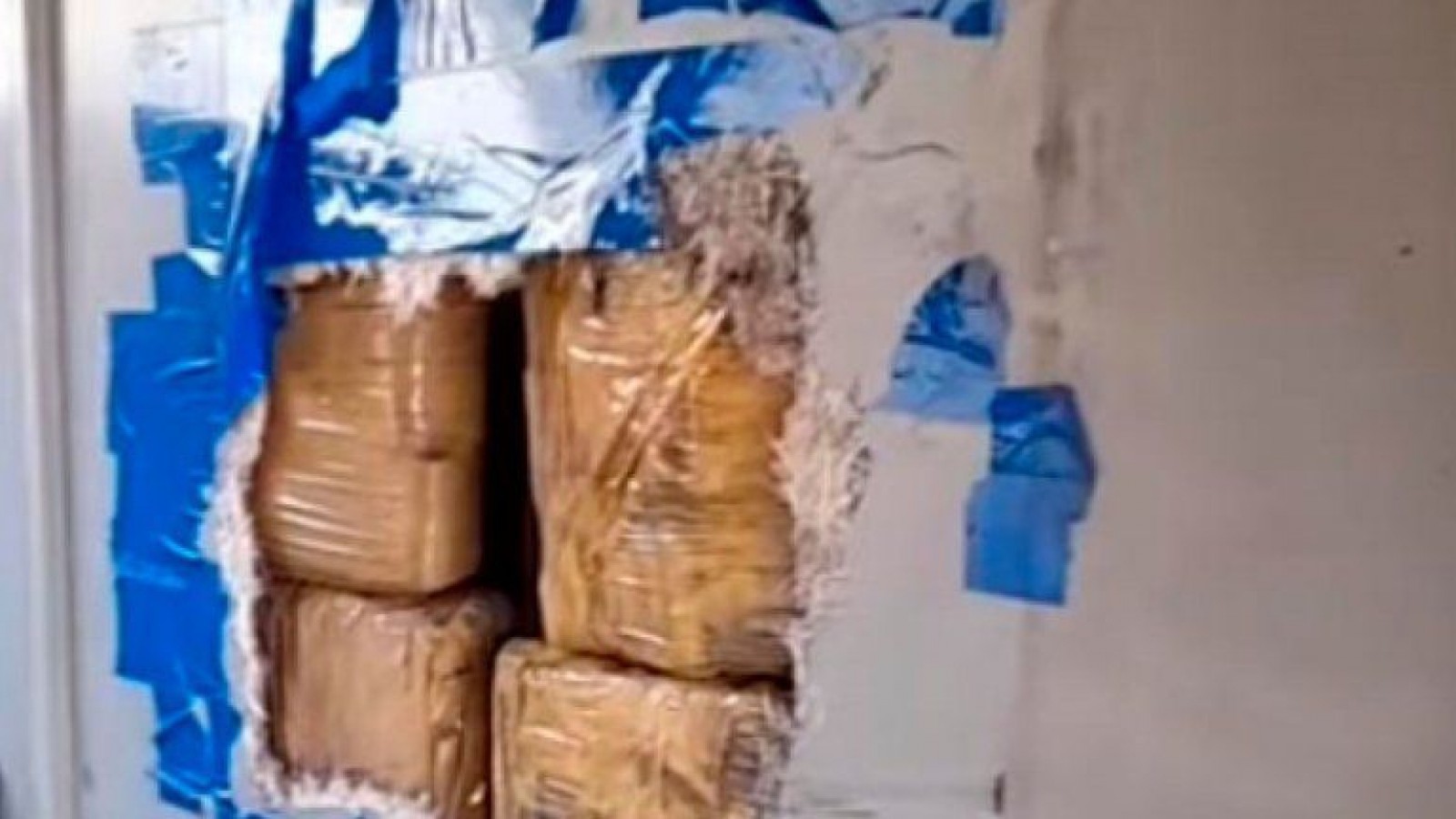 Compró un colectivo y descubren que tenía ocultos 8 kilos de cocaína