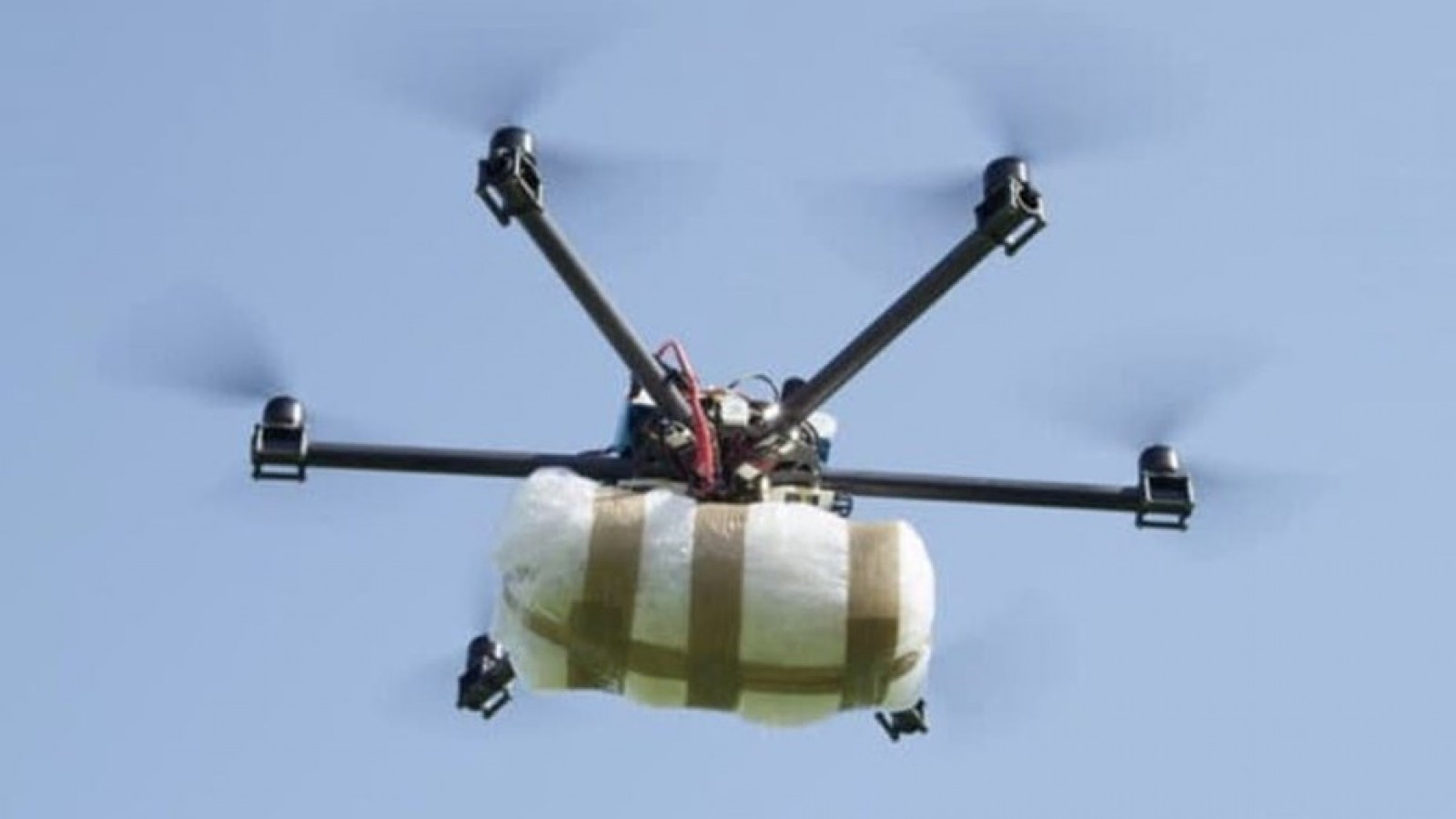 Los cárteles narcos ya usan drones de mulas y con explosivos