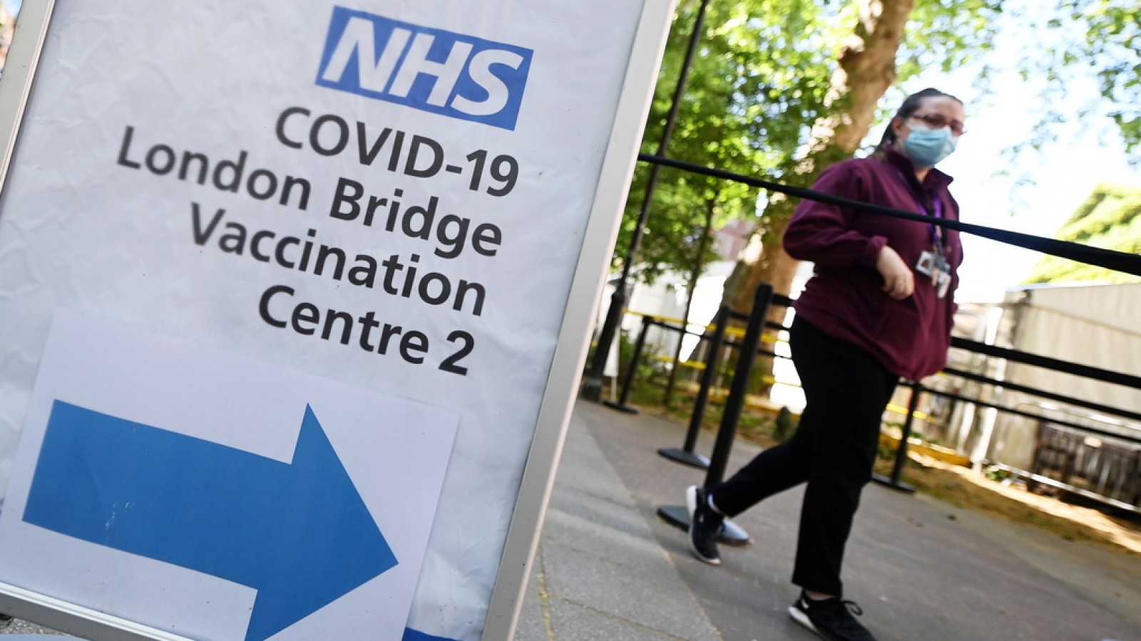 Reino Unido ofrece incentivos a los jóvenes para que se vacunen