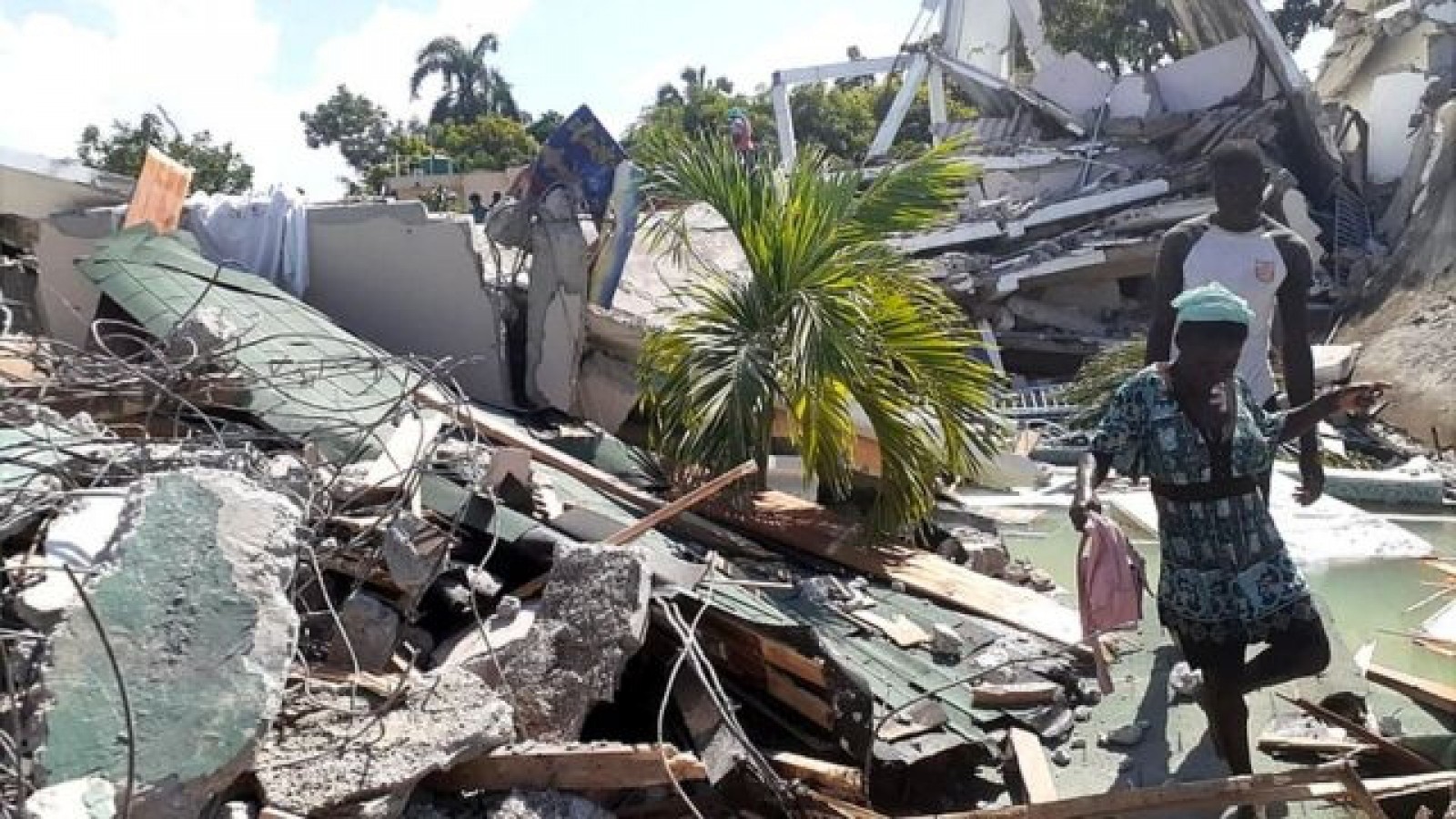 Más de 700 muertos tras terremoto en Haití