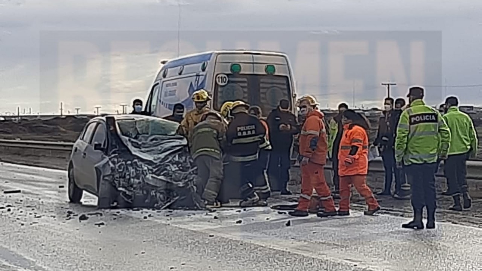 Choque entre un camión y un vehículo con el saldo de un muerto