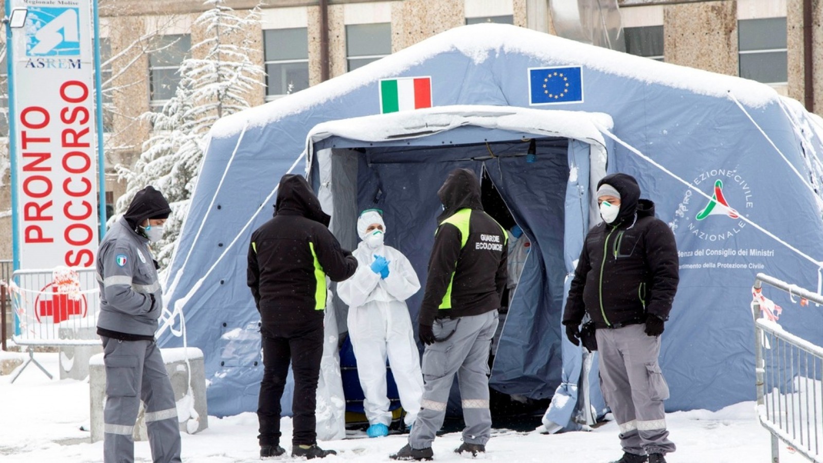 Italia no descarta que la vacuna sea obligatoria para el sector público