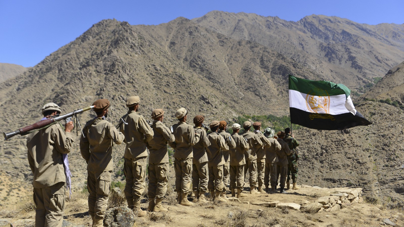 Los talibanes dicen que conquistaron el bastión de la resistencia