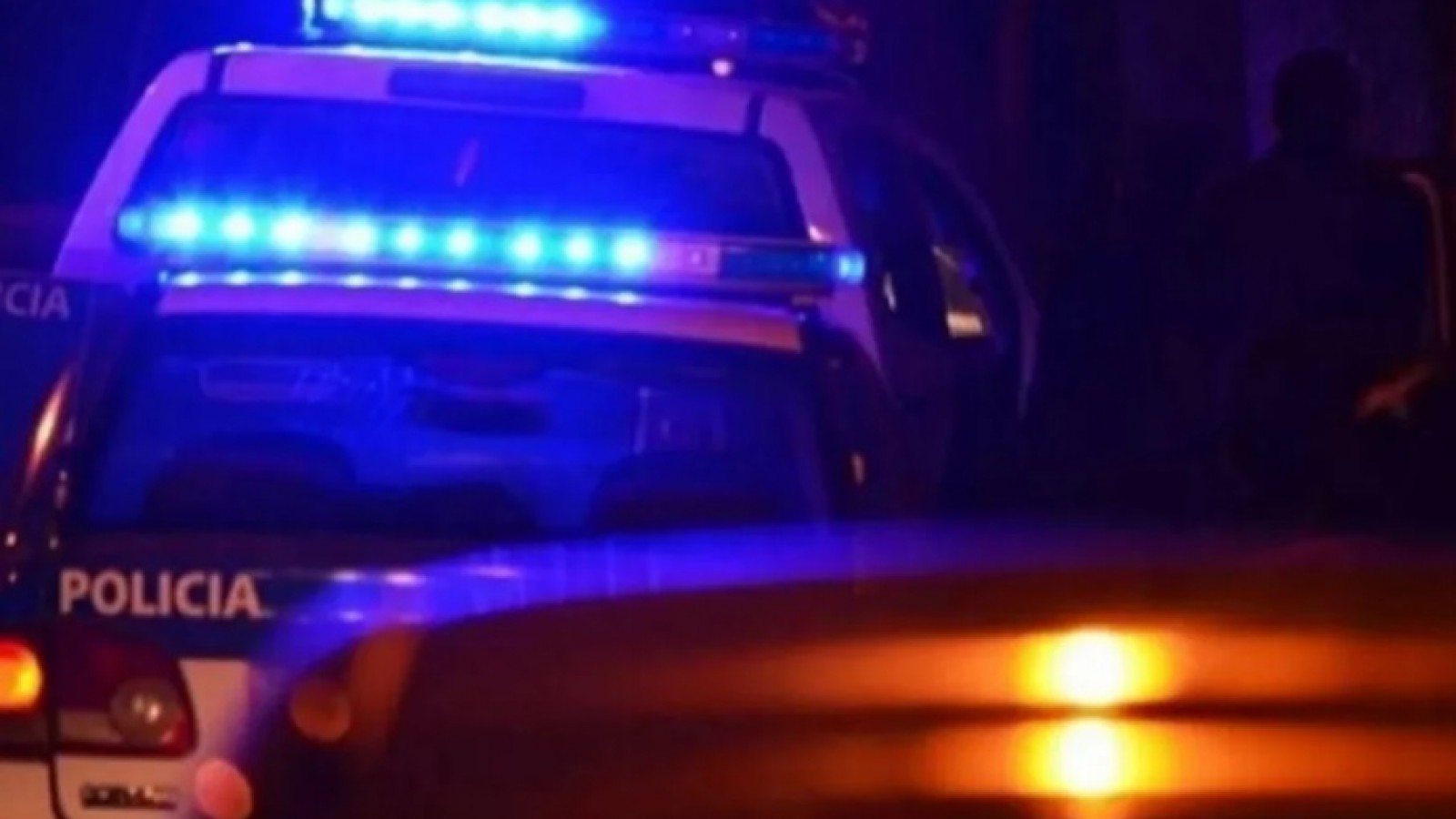 Murió tirando piedras a una casa