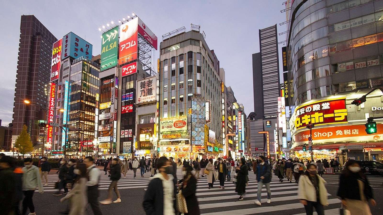 Golpeado por la variante Delta, Japón marca un nuevo récord de pacientes graves de coronavirus