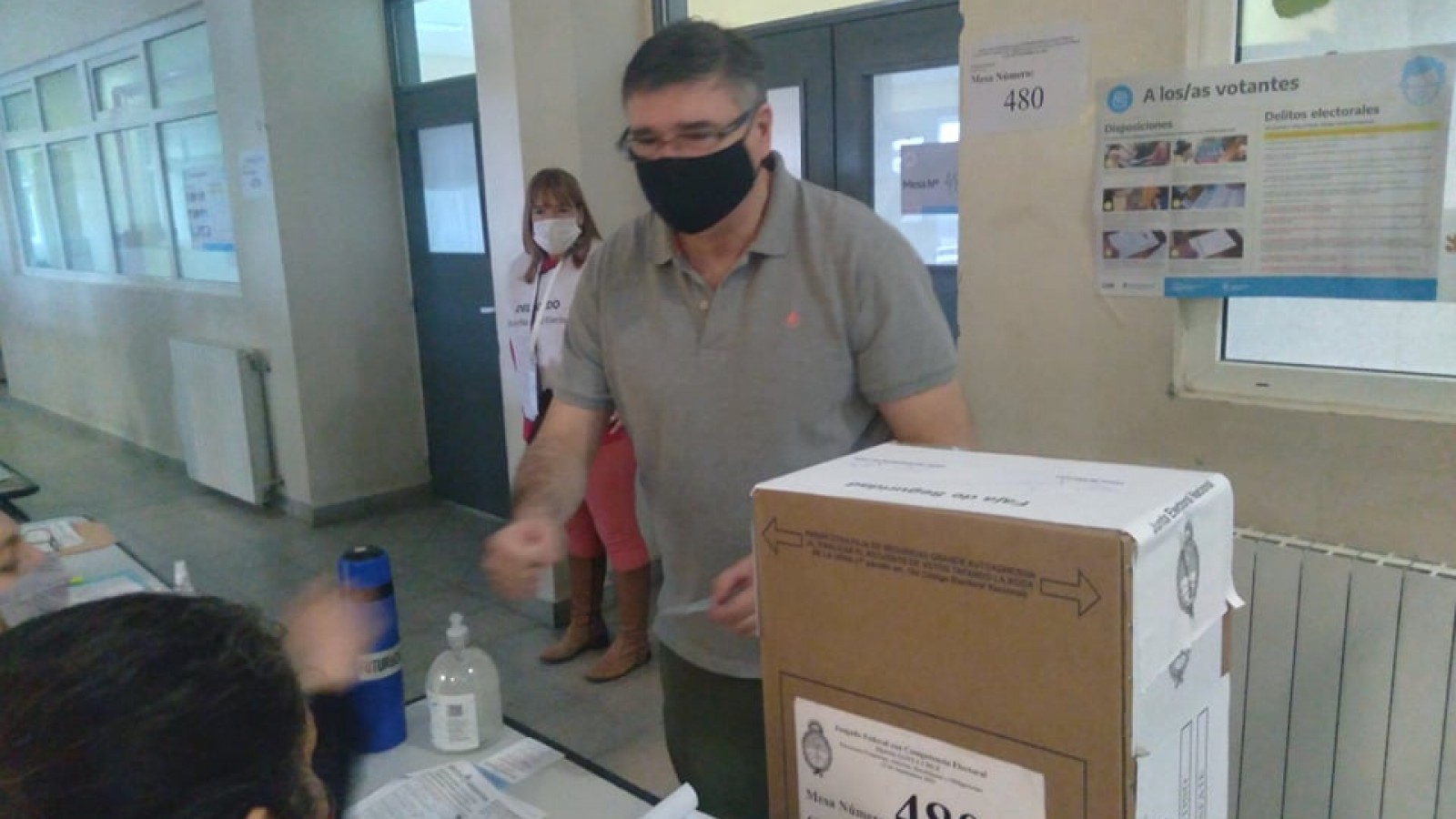 PASO 2021 en El Calafate: votó Fernando Cervo