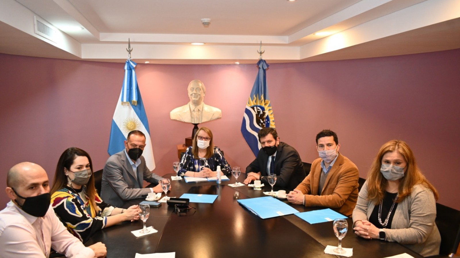 Firman convenio de obra para asfaltar la Ruta Provincial N° 39