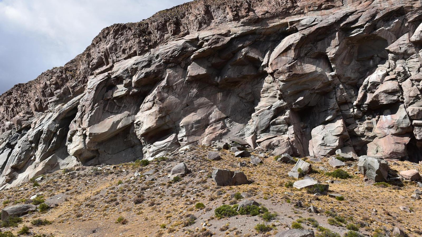 Inician Plan Estratégico Expeditivo y de Uso Público del sitio arqueológico "Cerro de Los Indios"